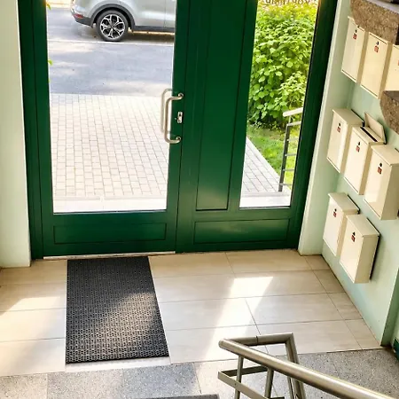 2 Bedroom Apartment, 15 Min From The Old Town ! Lägenhet