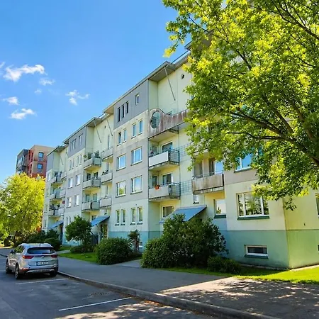 2 Bedroom Apartment, 15 Min From The Old Town ! Lägenhet