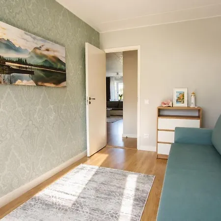 Апартаменты 2 Bedroom Apartment, 15 Min From The Old Town ! Таллин