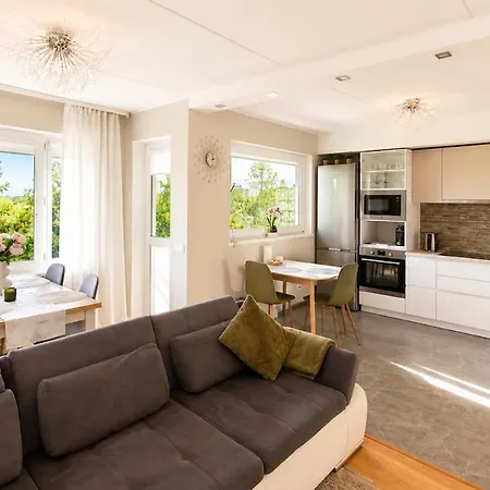2 Bedroom Apartment, 15 Min From The Old Town ! *